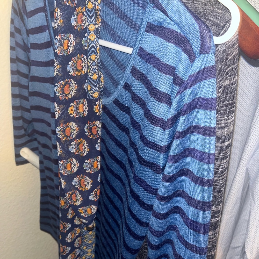 Women’s tops